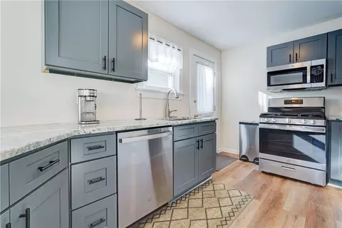 Kitchen - 172 Wildmere Rd, Irondequoit, NY 14617 photo 4 of 7
