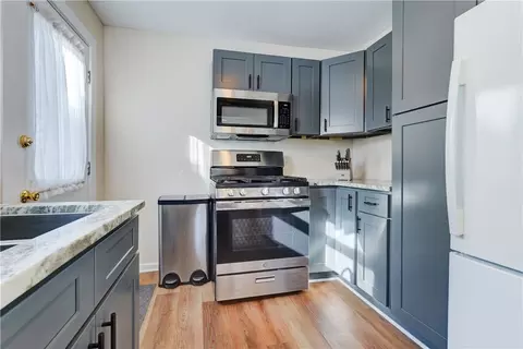 Kitchen - 172 Wildmere Rd, Irondequoit, NY 14617 photo 5 of 7