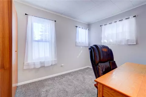 Bedroom - 172 Wildmere Rd, Irondequoit, NY 14617 photo 2 of 6