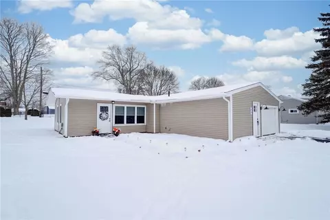 48 Coronet Rd, Rochester, NY 14623