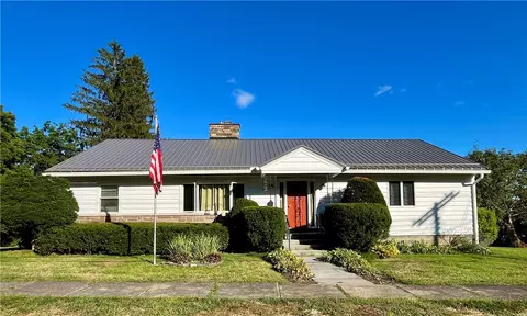 7 Juliand St, Bainbridge, NY 13733