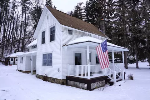 1664 Brown St, Benton, NY 14415