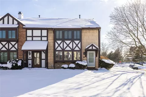 75 New Wickham Dr, Penfield, NY 14526