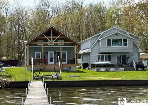 29 Loomis Bay Rd, Busti, NY 14710