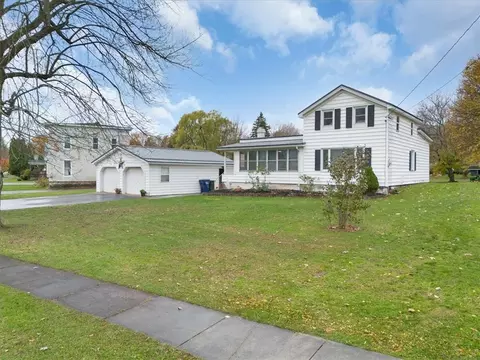 182 Lock St, Galen, NY 14433