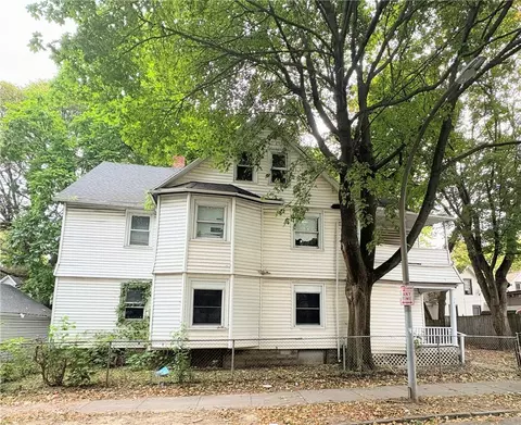 238 Chamberlain St, Rochester, NY 14609