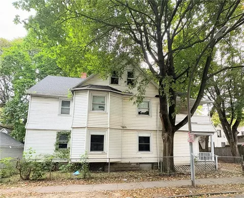 238 Chamberlain St, Rochester, NY 14609