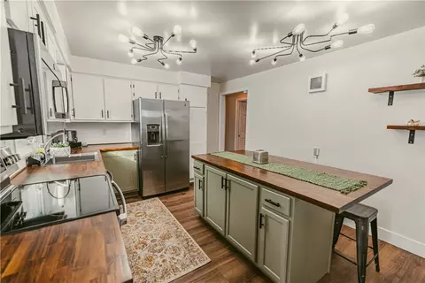 Kitchen - 25 Walnut Park, Irondequoit, NY 14622 photo 1 of 3