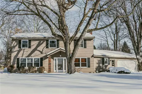 93 Matthew Dr, Perinton, NY 14450