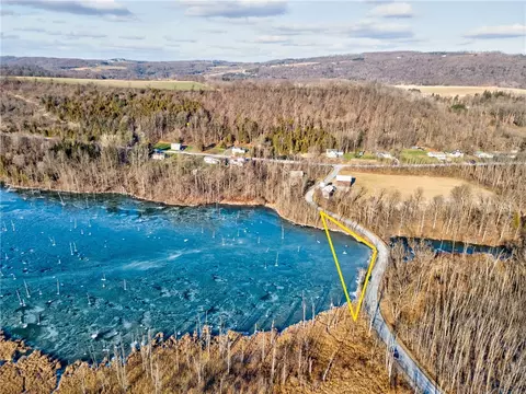 3250 Red Mill Rd, Onondaga, NY 13120