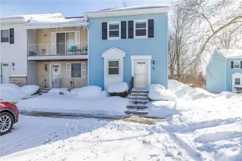 37 Southfield Dr, Webster, NY 14580