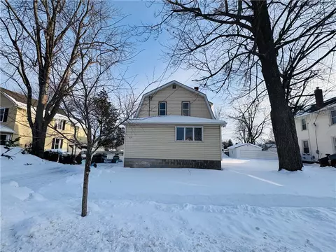 117 William St, Shelby, NY 14103