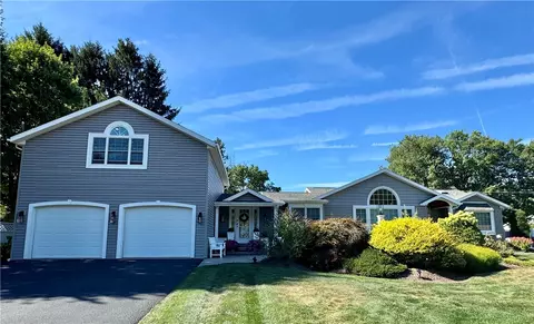 4 Meadow Ln, Southport, NY 14871