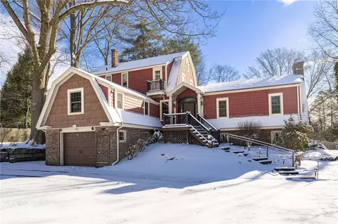44 Golfside Pkwy, Brighton, NY 14610