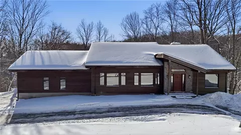 407 Bluhm Rd, Perinton, NY 14450