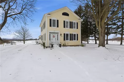 8361 State Route 5 And 20, West Bloomfield, NY 14469