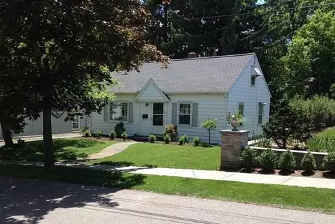 15 Maple St, Pittsford, NY 14534