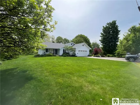21 Villa Dr, Westfield, NY 14787