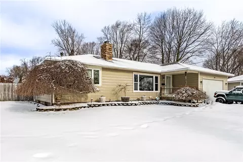 59 Angelus Dr, Irondequoit, NY 14622