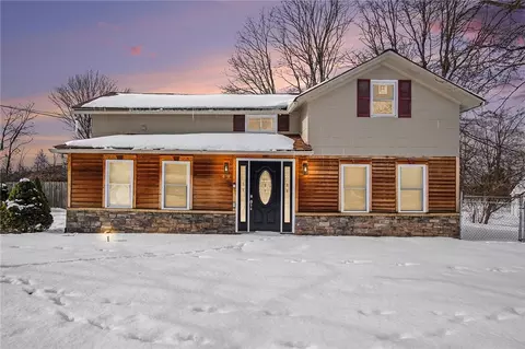 49 Summer Sky Dr, Rochester, NY 14623