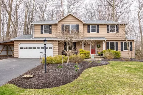 1082 Everwild Vw, Webster, NY 14580