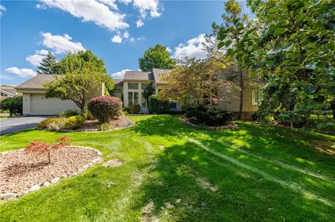 1 Woods Pt, Webster, NY 14580