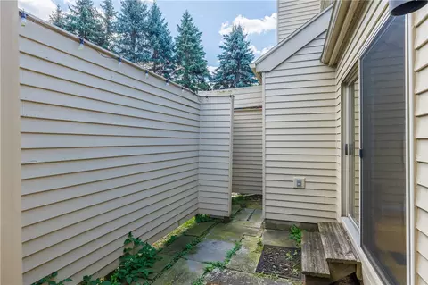 1 Woods Pt, Webster, NY 14580 photo 9