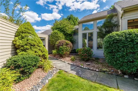 1 Woods Pt, Webster, NY 14580 photo 2