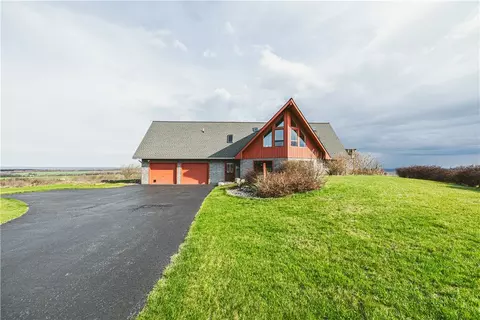 6520 N Avon Rd, Honeoye Falls, NY 14472