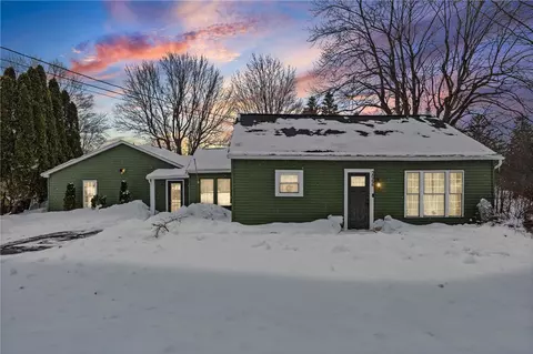 2066 Ridge Rd, Ontario, NY 14519