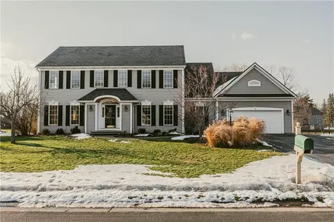 9 Delancey Ct, Pittsford, NY 14534