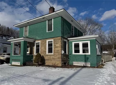 20 Taylor St, Oxford, NY 13830