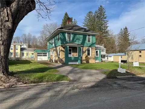 20 Taylor St, Oxford, NY 13830