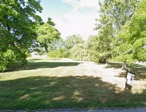 Hamilton, Albion, NY 14411