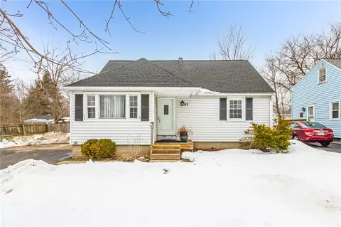 82 Youngs Ave, Gates, NY 14606