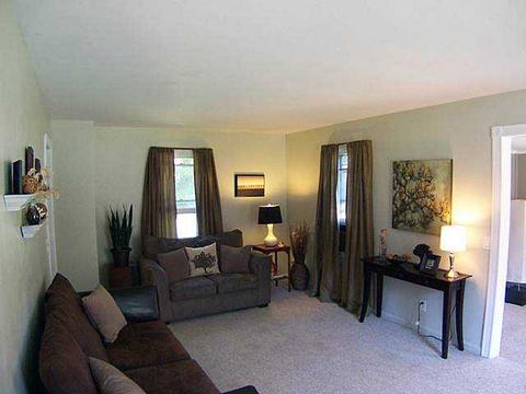 426 Bayside Dr, Webster, NY 14580 photo 2