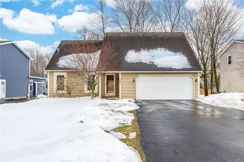 268 Doewood Ln, Rochester, NY 14606