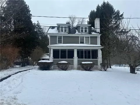 13 Brook Rd, Pittsford, NY 14534