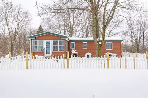 4129 Hosey Rd, Shortsville, NY 14548