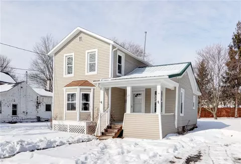 26 Pleasant St, Seneca Falls, NY 13148