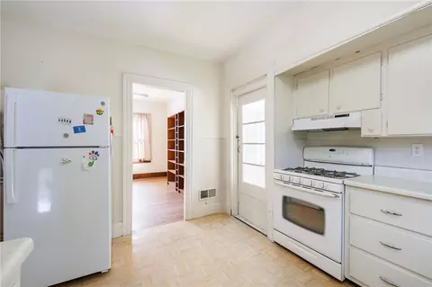 Kitchen - 153 Mallard Dr, Irondequoit, NY 14622 photo 4 of 4