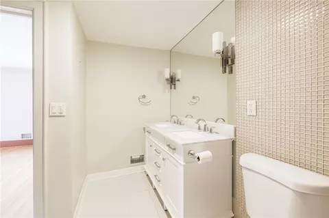 Bath - 95 Fairhaven Rd, Brighton, NY 14610 photo 3 of 3