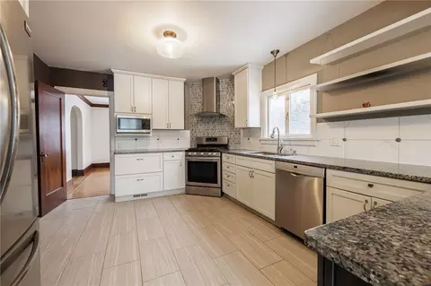 Kitchen - 95 Fairhaven Rd, Brighton, NY 14610 photo 3 of 4