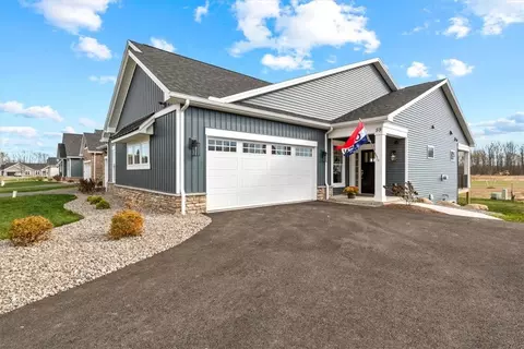 119 Cedarway Cir #405, Webster, NY 14580