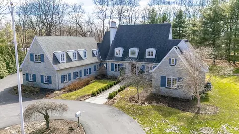 509 Allens Creek Rd, Rochester, NY 14618