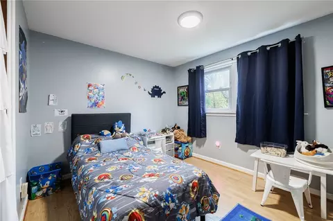 Bedroom - 8495 Stringham Dr, Batavia, NY 14020 photo 3 of 10