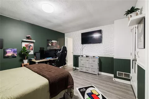 Bedroom - 8495 Stringham Dr, Batavia, NY 14020 photo 5 of 10