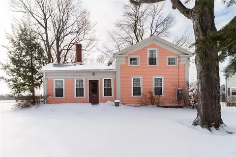 28 Chapel St, Elba, NY 14058