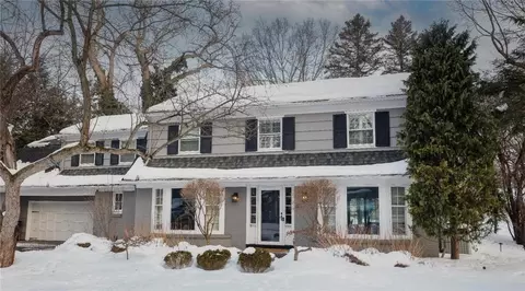 40 Pickwick Dr, Rochester, NY 14618