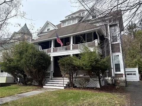27 Cedar St, Oneonta, NY 13820